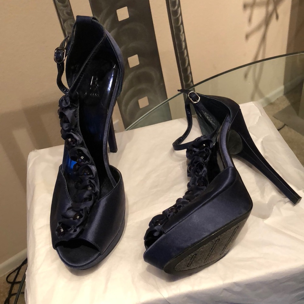 Platform navy heels
